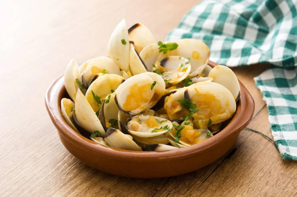 Spanish-Style Clams Recipe: 5 Easy Steps to Perfection