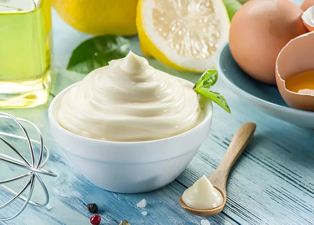 The Perfect 5-Steps  to Homemade Mayonnaise